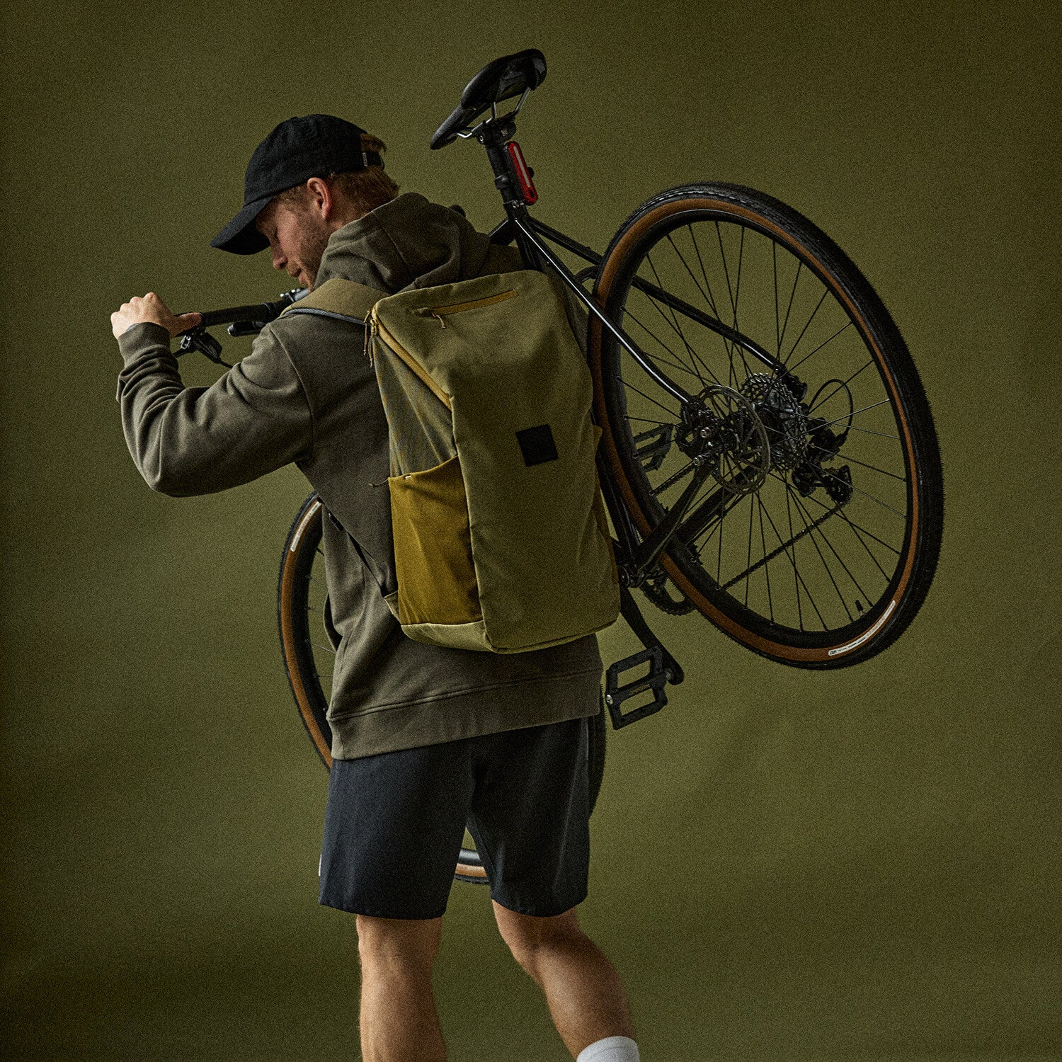 Everyday Backpack 28L - Image 9